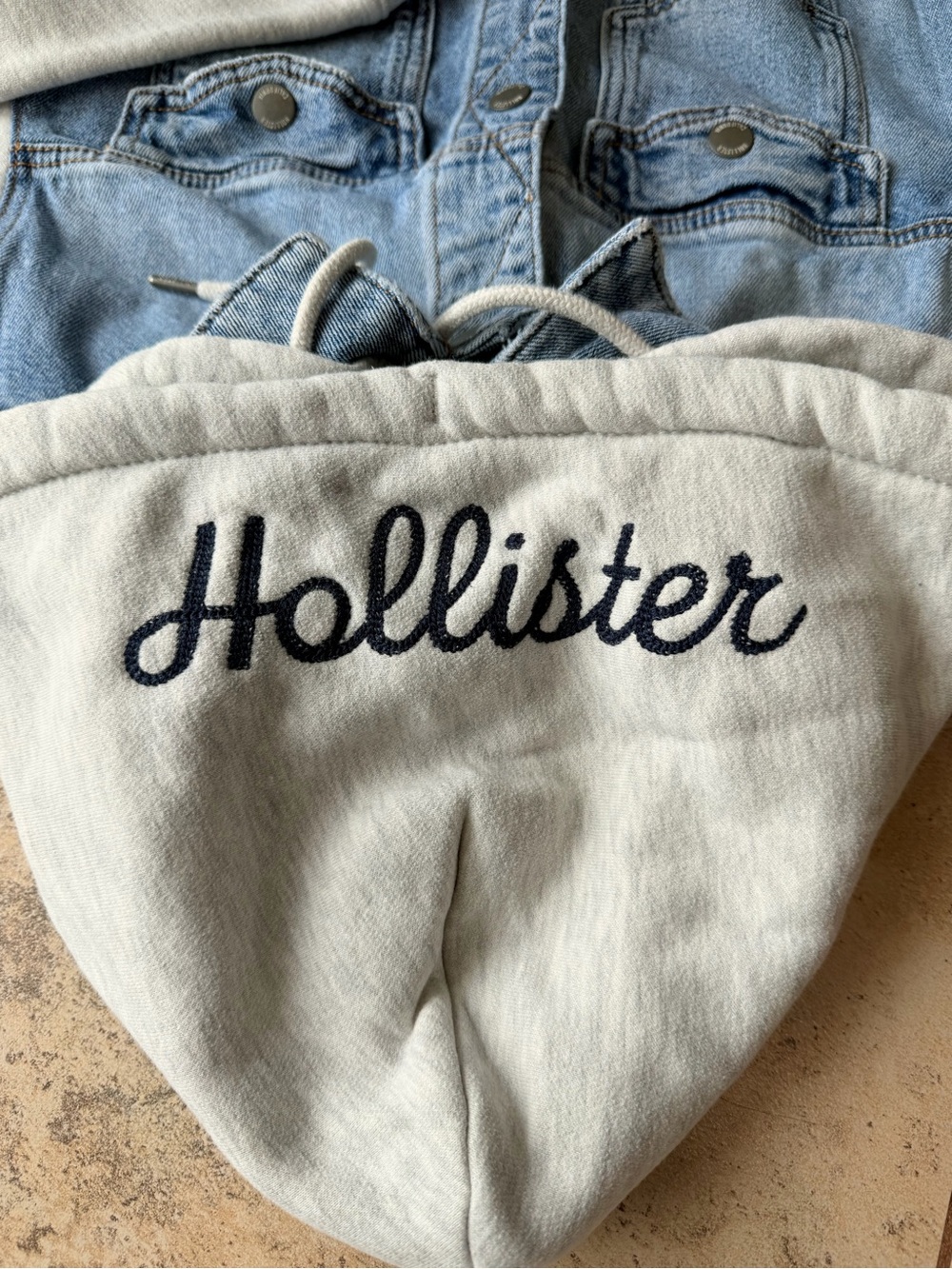 Hollister Hooded Denim Trucker Jacket Gray Sweatshirt Sleeves Embroidered Logo M - Picture 4 of 5